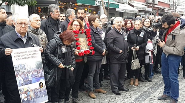 Efsane öğretmen Mustafa Turgut son yolculuğuna uğurlanıyor