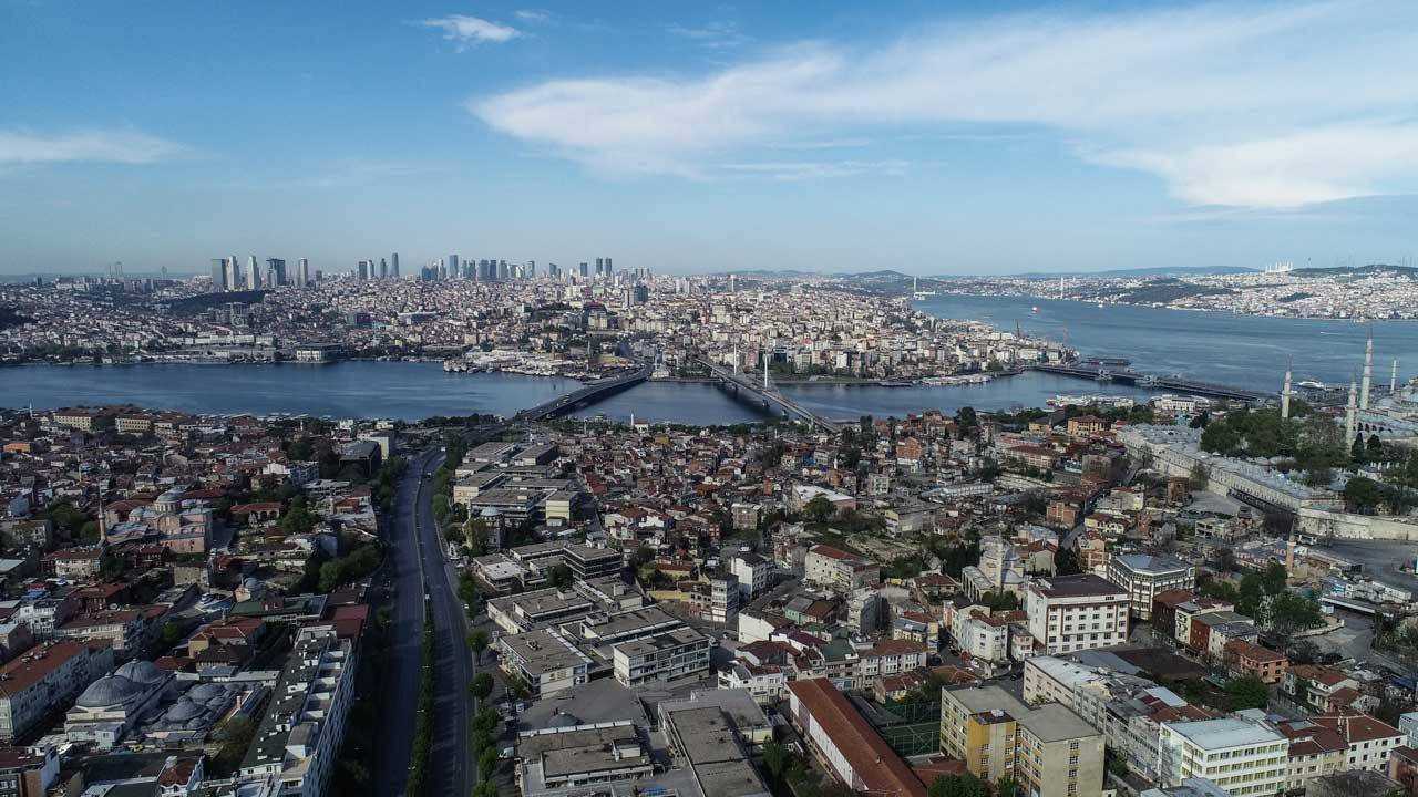 Gökçeoğlu'ndan İstanbul depremi uyarısı: "Denizaltı heyelanları tsunami etkisi gösterebilir"