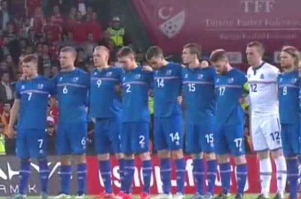 Türkiye - İzlanda maçında tekbir sesleri: Katliamda hayatını kaybedenleri yuhaladılar!