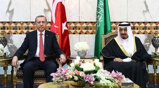 İran, ”Suudi Arabistan ve Katar darbeden yana” dedi