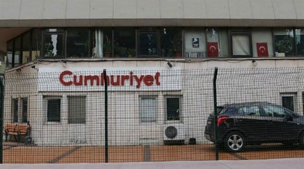 Executives of Cumhuriyet newspaper accused of ‘sponsoring and supporting both PKK and FETÖ’