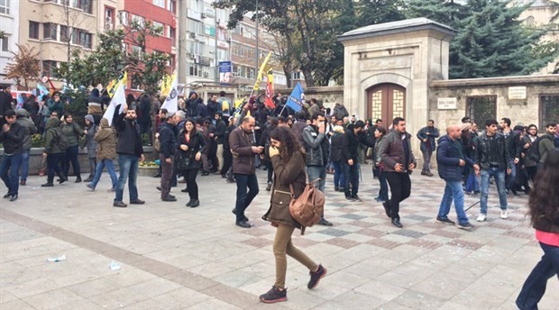 People protesting operation on HDP get attacked by police in İstanbul