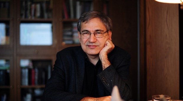 Orhan Pamuk: Gazeteler kapatılıyor, susmak istemiyorum