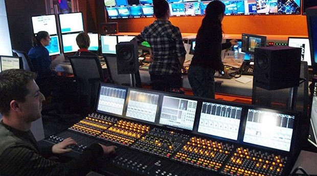 Halk TV ve 20 kanalın yayını kesildi
