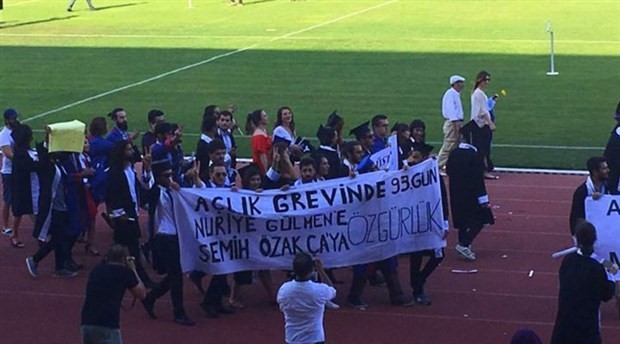 Students in Turkey in custody over a message of support for educators on hunger strike