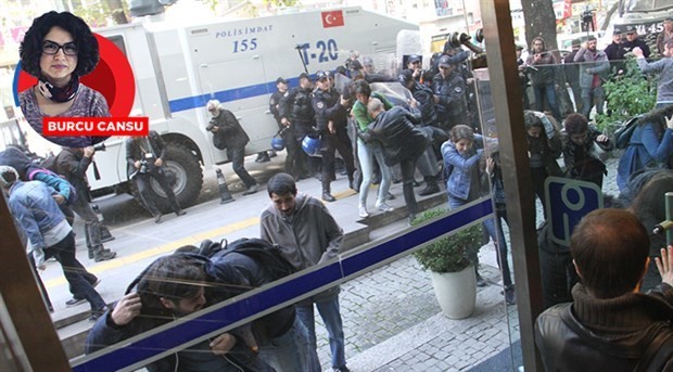 Police in Turkey attack people holding a ceremony for those killed in Ankara Massacre