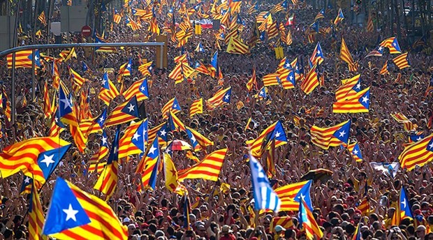 Katalonya bağımsızlık ilan etti