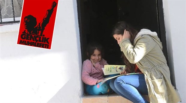 Umut bir çocuğun gülüşünde: Gençlik Muhalefeti, yeni yılda çocuklara kitap hediye etti