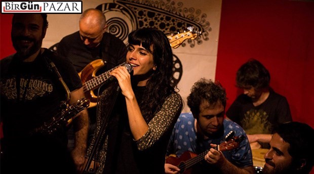 Yolda grubu şarkılarını ücretsiz yayınlıyor: Maksat dayanışma