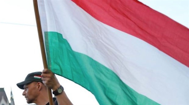 Macaristan hükümeti bir ay boyunca her gün özür dileyecek