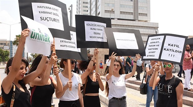 İzmir Barosu ve hayvanseverlerden hayvan hakları açıklaması