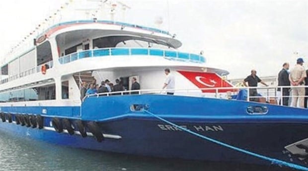 Adalar motoru kaptanı yolcuyu darp etti iddiası