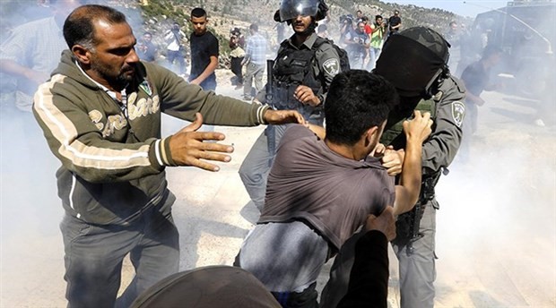 Ramallah'ta, İsrail askerlerinin açtığı ateş sonucu AA ve AFP muhabirleri yaralandı