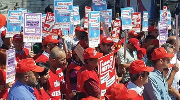 Belediye işçilerinden eylem: Kadro ve ek zam istiyoruz!