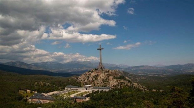 İspanya'da, diktatör Franco'nun mezarının taşınmasına onay