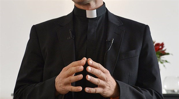 Şili'de Katolik Kilisesi'ne 'cinsel istismar' operasyonu
