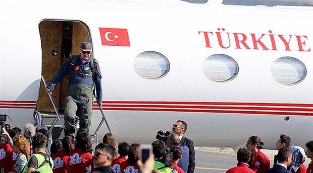 Erdoğan TEKNOFEST'e pilot tulumuyla geldi