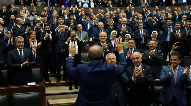 AKP kulislerinde çalkantı: Kendi ayağına sıktı!
