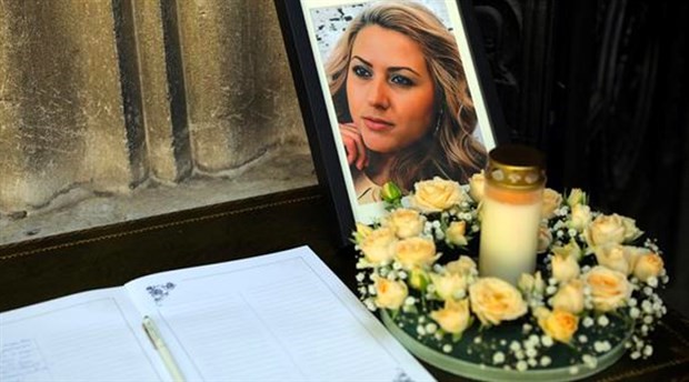 Katledilen Bulgar gazeteci Marinova son yolculuğuna uğurlandı