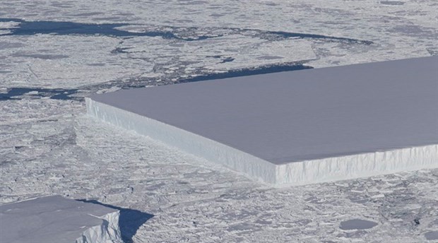 NASA'nın görüntülediği keskin açılı buz kütlesi şaşırttı