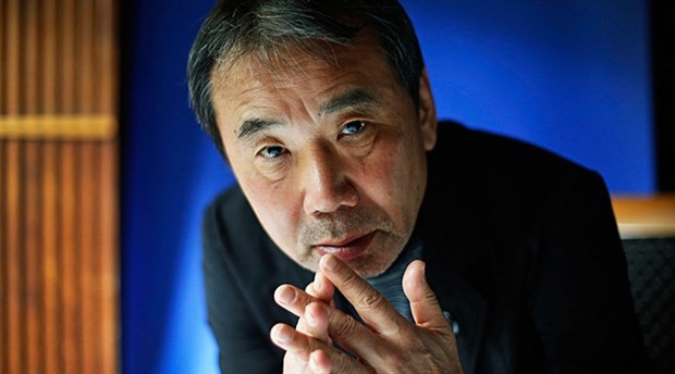 Yazar Murakami kişisel arşivini üniversiteye bağışladı