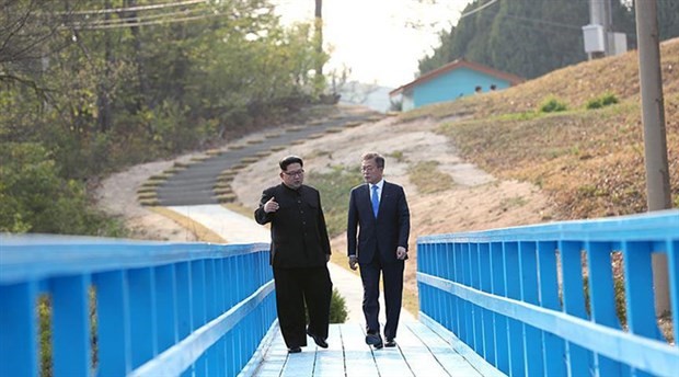 Güney Kore ve Kuzey Kore sınırdaki yolu birleştirdi