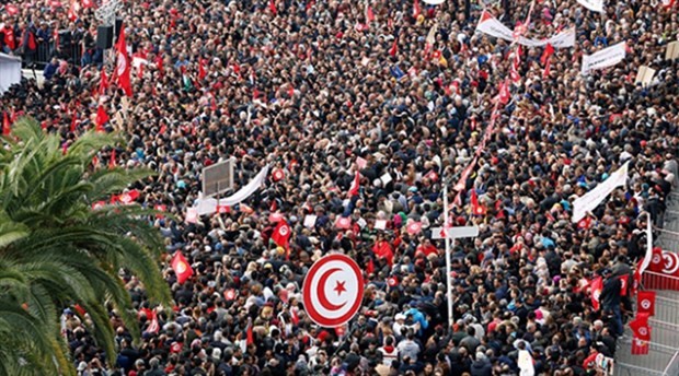 700 bin kamu görevlisi grevde