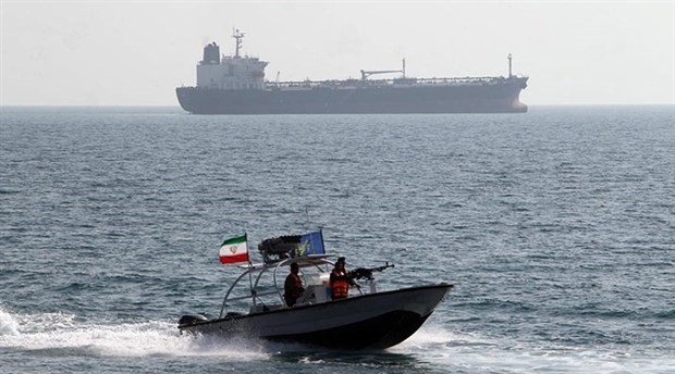 İran, Suudi Arabistan bayraklı tekneye el koydu