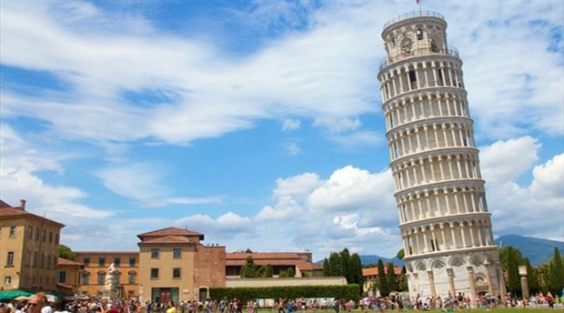 İtalya'daki Pisa Kulesi'nin eğimi azalıyor