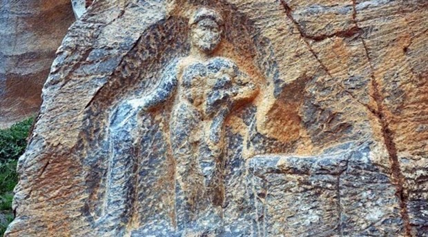 2 bin yıllık Herkül kabartmasına saldırı