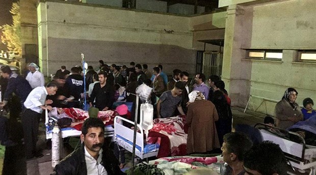 İran'da deprem felaketi: Yaralı sayısı 729'a yükseldi