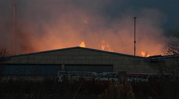 Kayseri'de, tekstil fabrikasının deposunda yangın
