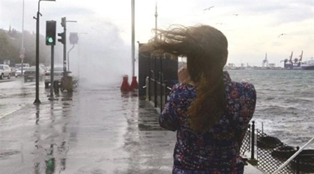 İBB'den 3 gün sürecek fırtına ve yağış uyarısı