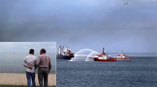 Karadeniz'de gemi yangını tatbikatı habersiz yurttaşlara panik yaşattı