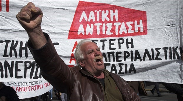 Yunanistan'da maaş artışı ve toplu sözleşme talebiyle genel greve gidildi