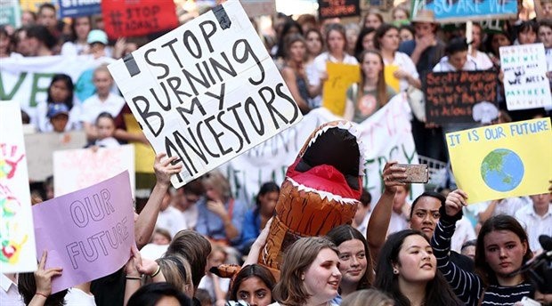 Avustralyalı öğrenciler ayakta: Seçimleri değil geleceğimizi düşün