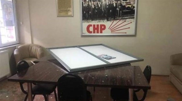 Kayseri'de CHP binasına saldırı