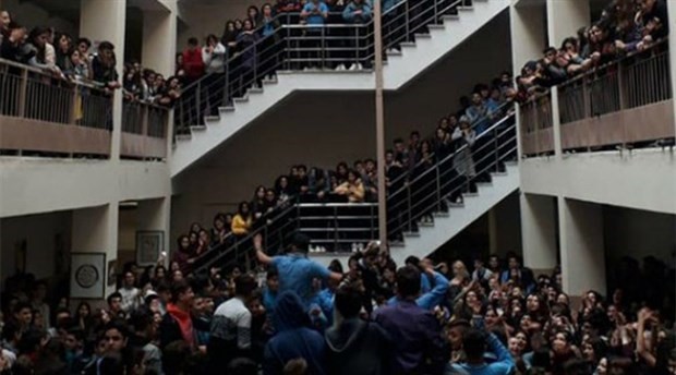 Tacizi protesto eden öğrencilere ceza!
