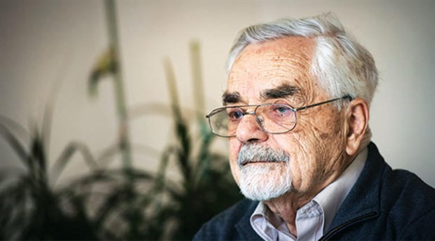 Prof. Dr. Bozkurt Güvenç hayatını kaybetti