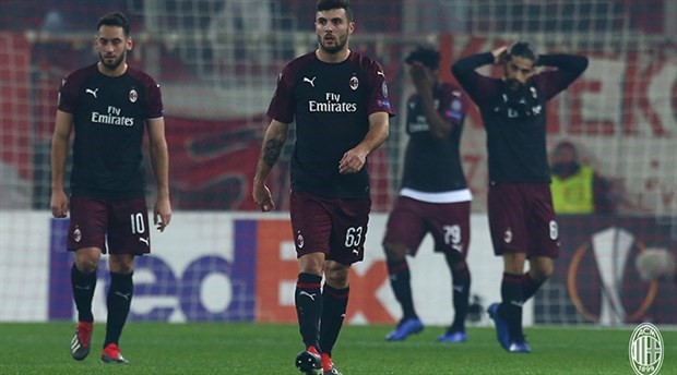 UEFA'dan Milan'a para cezası ve ihtar