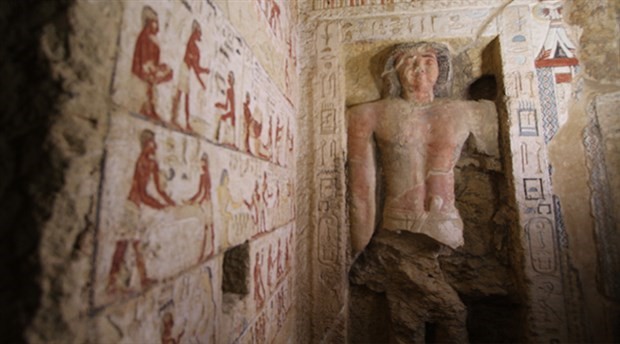 Mısır'da 4 bin 400 yıllık mezar bulundu