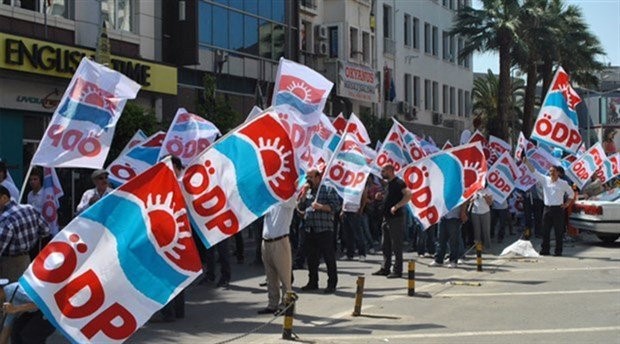 "AKP, yabancı karşıtlığı yaparak seçime yönelik politika geliştiriyor"