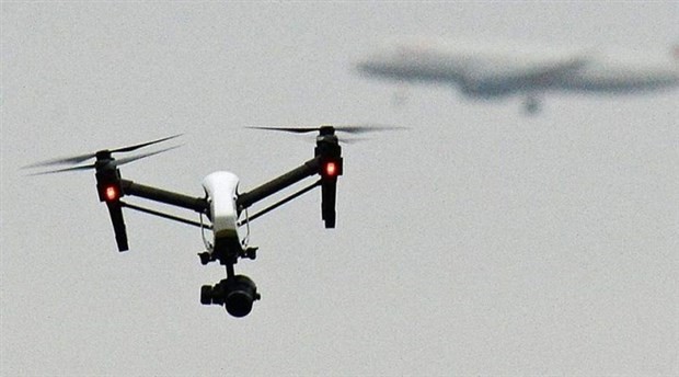 Havaalanında 110 bin kişinin uçuşunu engelleyen dronu keskin nişancılar düşürdü