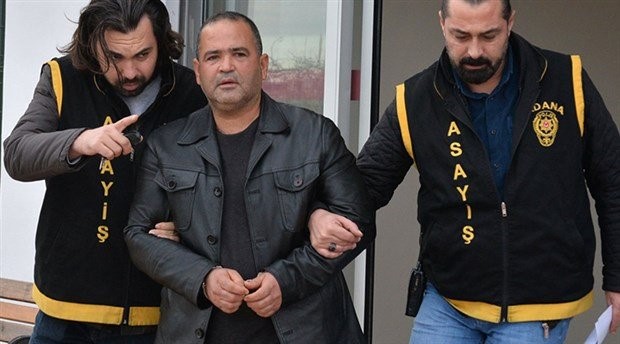 Adana'da sokak köpeklerine pompalı tüfekle saldıran adam tutuklandı
