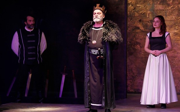 Konak’ın yeni sahnesi Kral Lear’la açıldı