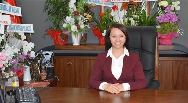 AKP’li başkanın mobbing uygulayıp görevinden aldığı kadın, belediye başkanı oldu