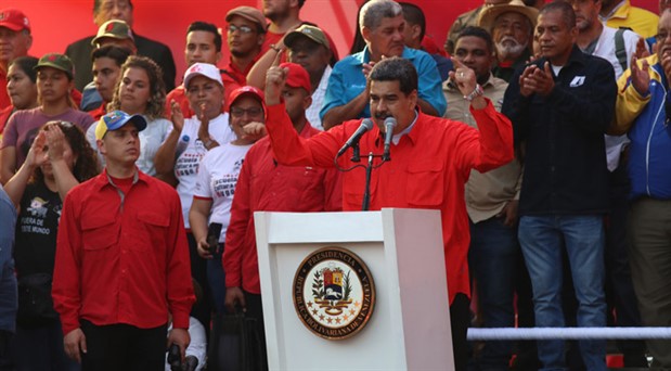 Maduro: ABD bu topraklara dokunmaya kalkarsa, elimizde silahlarla hazır olmalıyız