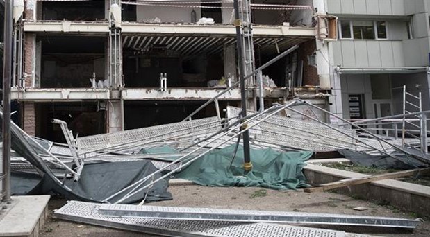 Ankara’da inşaat iskelesi çöktü: 2 yaralı