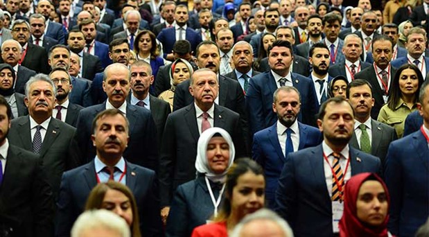 AKP’de ‘bize oy verenler de küskünlere katılırsa’ kaygısı