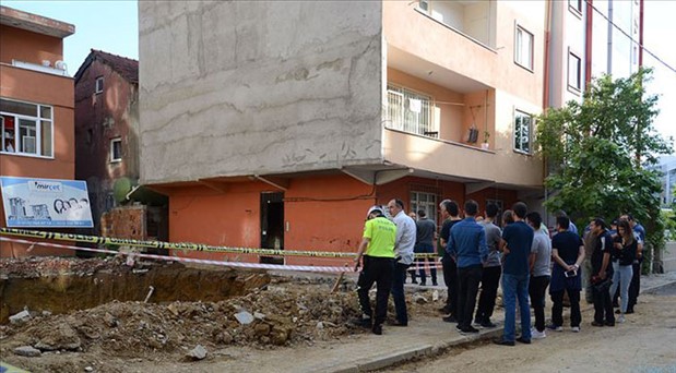 Sancaktepe’de toprak kayması: Bina boşaltıldı